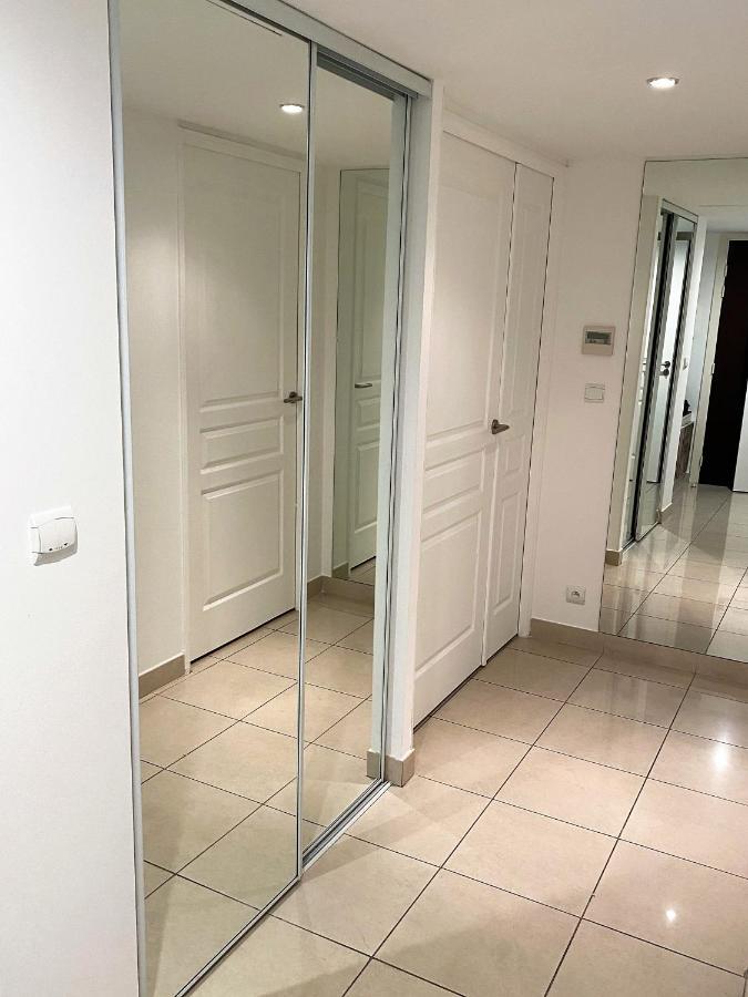 T2 Proche De La Gare, A 10 Minutes A Pieds De La Croisette, Piscine & Parking Dans Residence De Haut Standing كان المظهر الخارجي الصورة