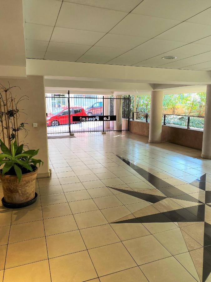 T2 Proche De La Gare, A 10 Minutes A Pieds De La Croisette, Piscine & Parking Dans Residence De Haut Standing كان المظهر الخارجي الصورة
