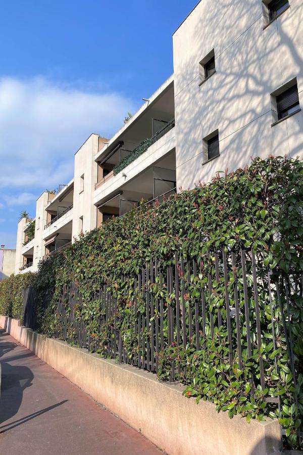 T2 Proche De La Gare, A 10 Minutes A Pieds De La Croisette, Piscine & Parking Dans Residence De Haut Standing كان المظهر الخارجي الصورة