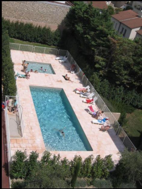 T2 Proche De La Gare, A 10 Minutes A Pieds De La Croisette, Piscine & Parking Dans Residence De Haut Standing كان المظهر الخارجي الصورة